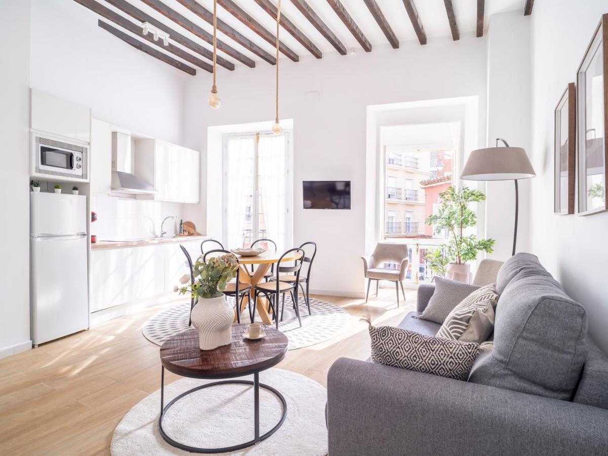 Sanders Lavender - Delightful Two-Bedroom Apartment Downtown Málaga Exterior foto